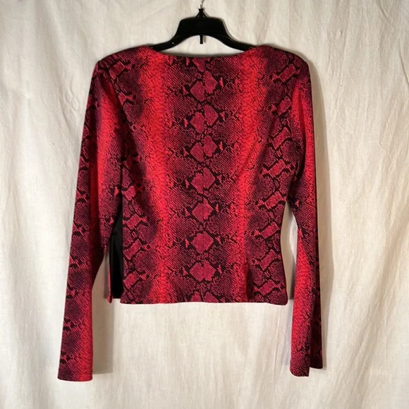 Cache Red Python Print Top - Picture 6 of 8